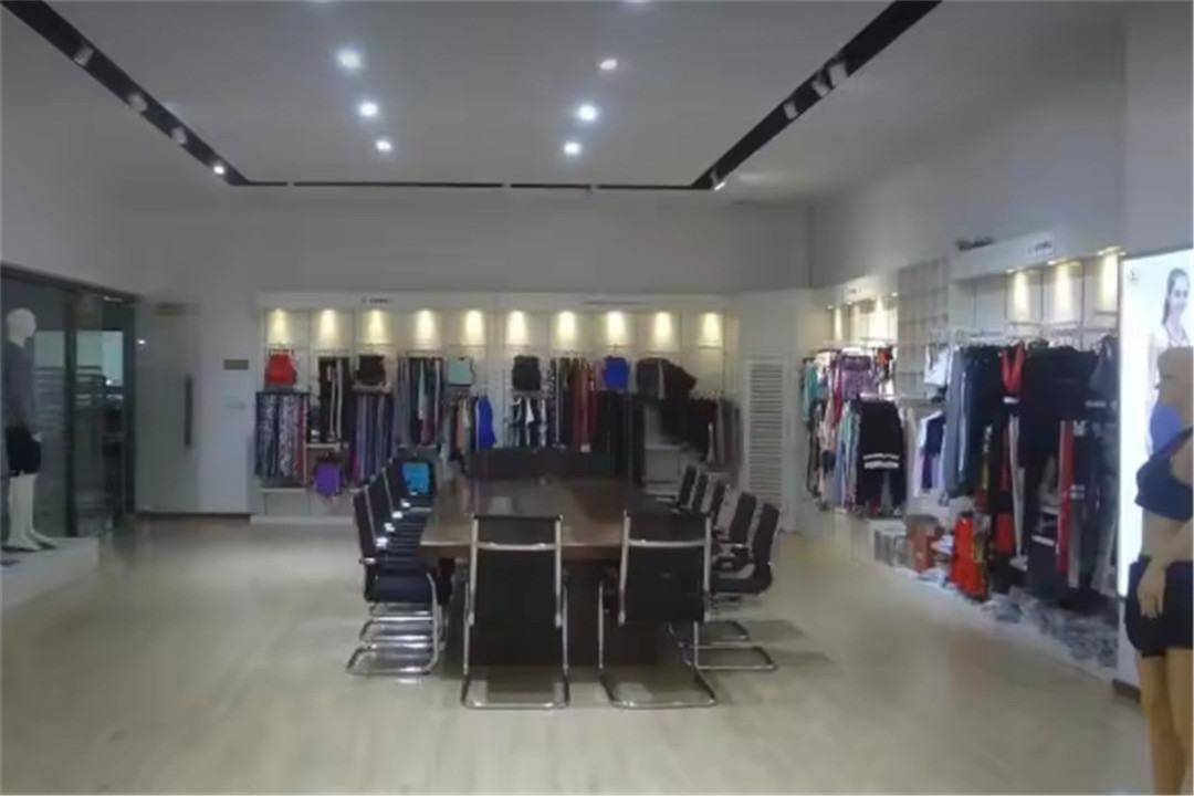 We got more than 10 years in sportswear manufacturing, specialized in designing, d (4)oba